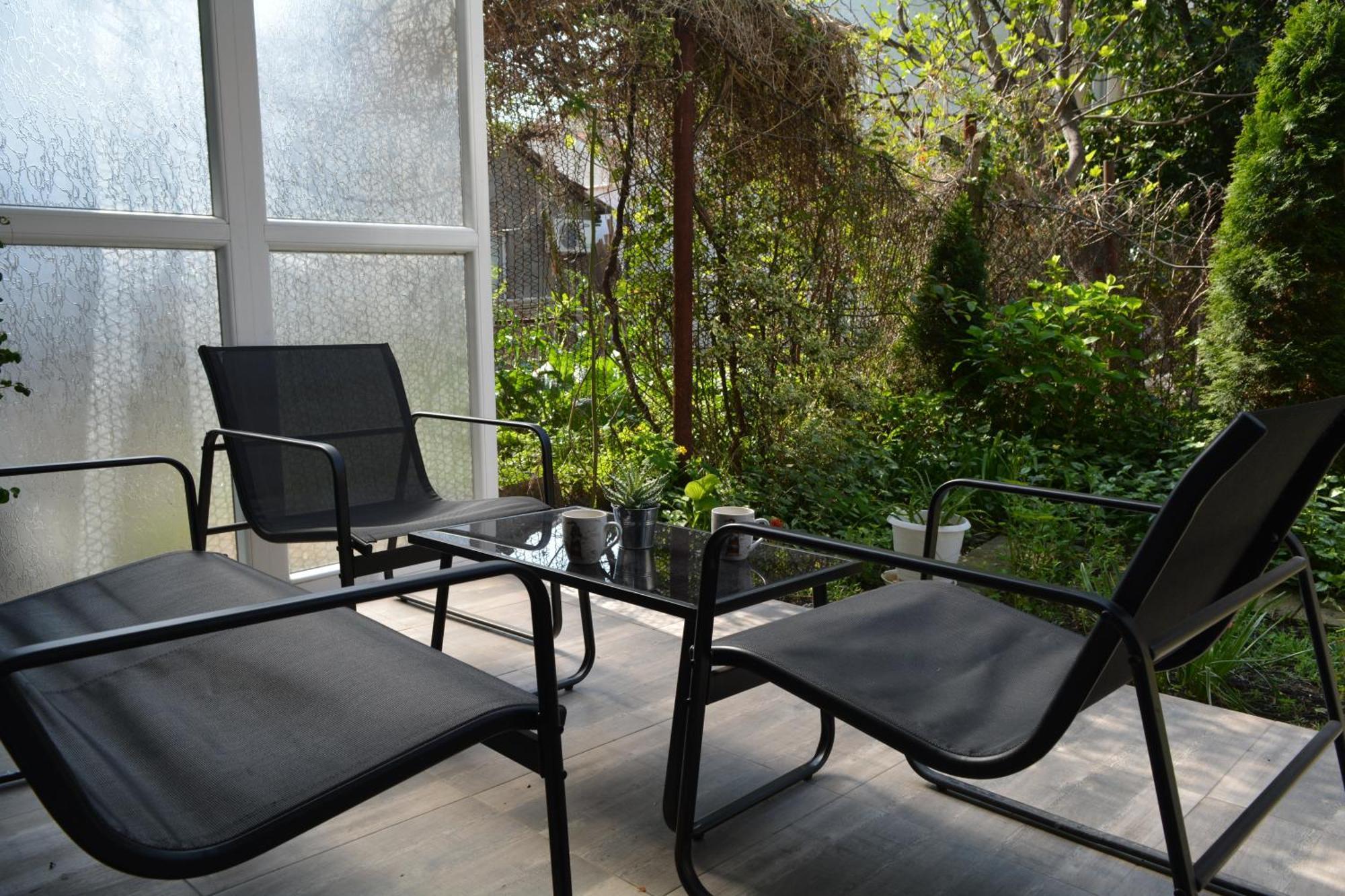 City Center Apartment With A Backyard Burgas Exteriör bild